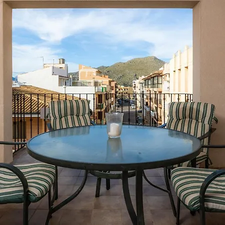 Atico Roger De Flor アパート