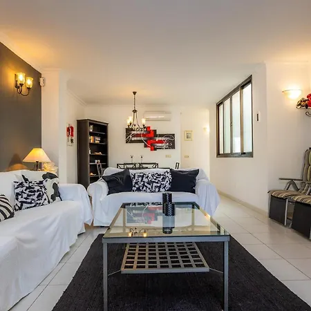 Atico Roger De Flor アパート ポレンサ